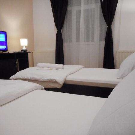 Hotel Holiday Victoria Victoria (Brasov) Exterior foto