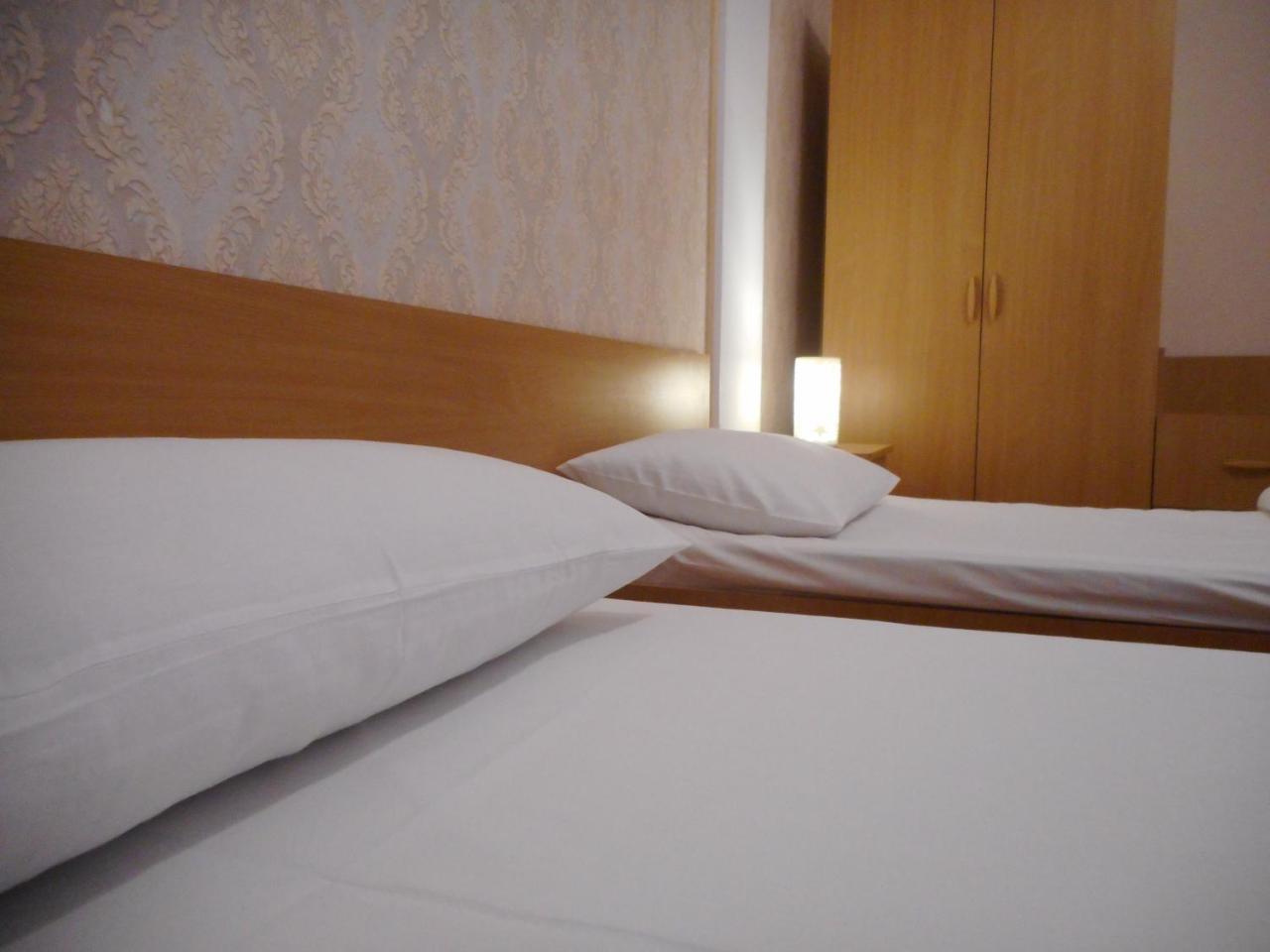 Hotel Holiday Victoria Victoria (Brasov) Exterior foto